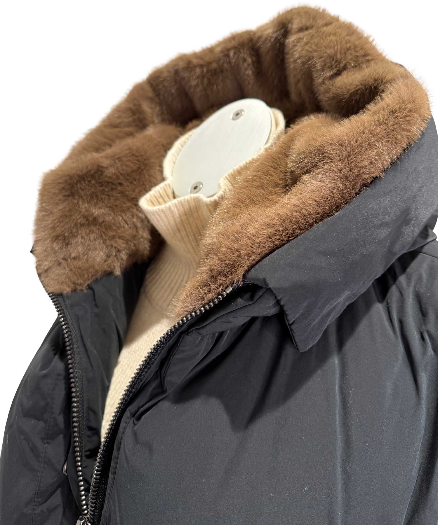 Blonde No. 8 Steppjacke SNOW – warme Damenjacke in schwarz mit Kapuze und Kunstfell Blonde No. 8 Steppjacke SNOW – warme Damenjacke in schwarz mit Kapuze und Kunstfell