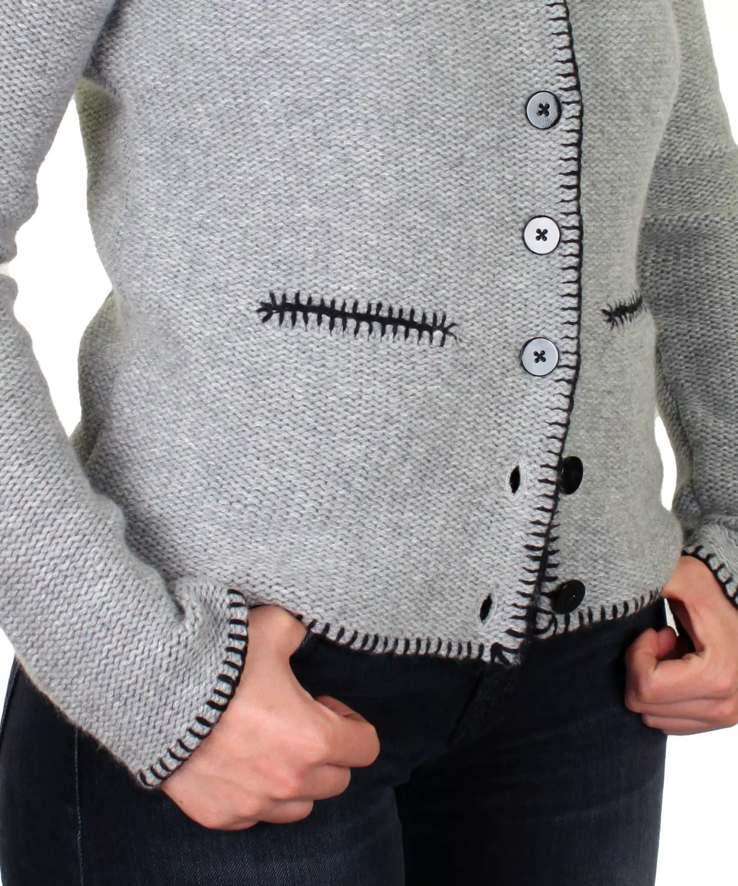 Grace Janker in grau mit Bärchen-Motiv aus Merinowolle mit Cashmere