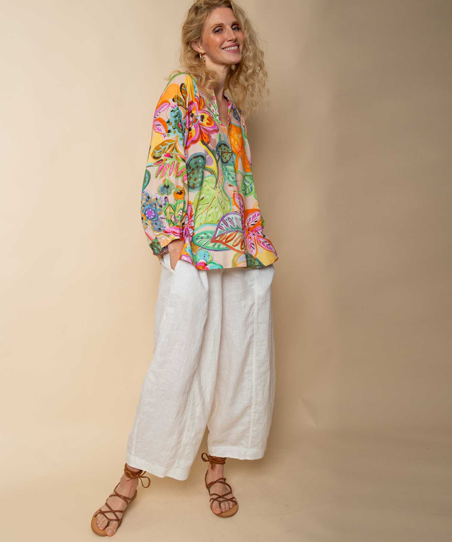 Emily van den Bergh Tunika Bluse aus reiner Viskose mit Multicolour Flower Print | Modehaus Wörmann