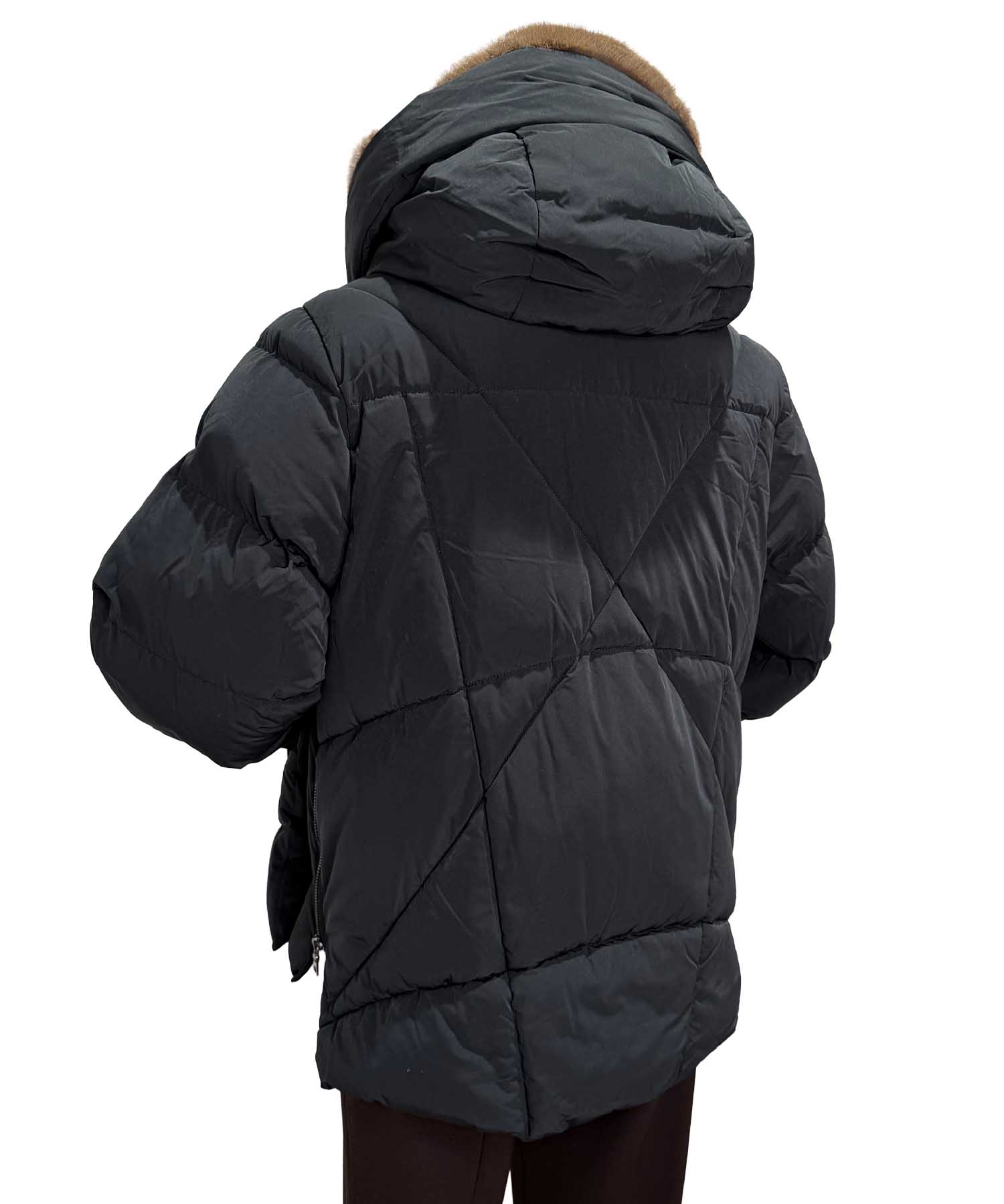 Blonde No. 8 Steppjacke SNOW – warme Damenjacke in schwarz mit Kapuze und Kunstfell Blonde No. 8 Steppjacke SNOW – warme Damenjacke in schwarz mit Kapuze und Kunstfell