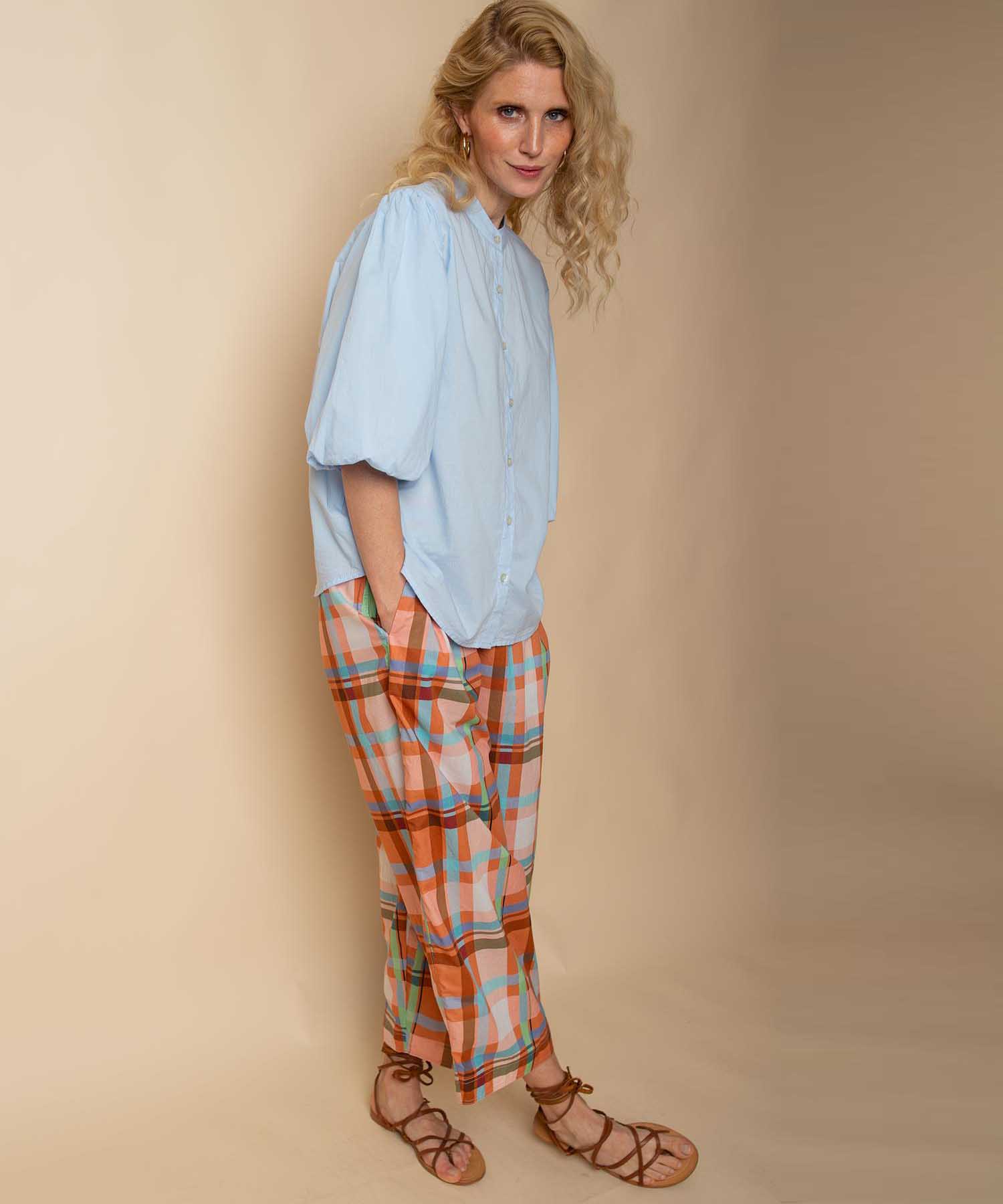 Emily van den Bergh Bluse mit Stehkragen und Ballonärmeln in Hellblau | Modehaus Wörmann