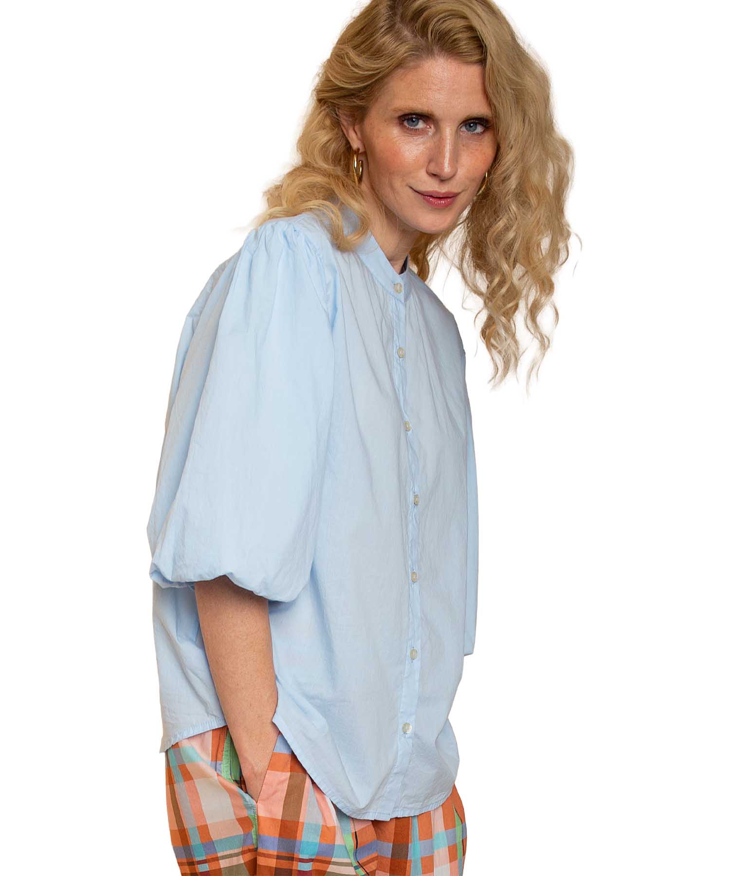 Emily van den Bergh Bluse mit Stehkragen und Ballonärmeln in Hellblau | Modehaus Wörmann