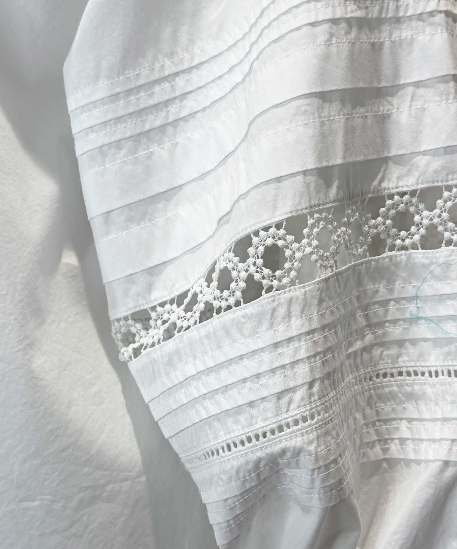 NARLI COLLECTION Baumwollbluse in Weiß mit Spitze und Biesen
