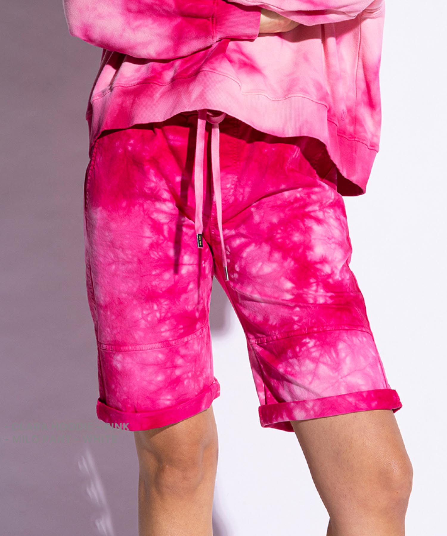 Hose You Two Shorts im Materialmix in Batik