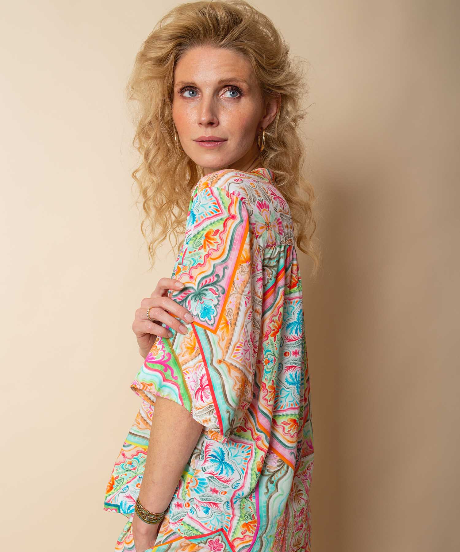 Emily van den Bergh Tunika Bluse aus reiner Viskose mit Multicolour Tuch Print | Modehaus Wörmann