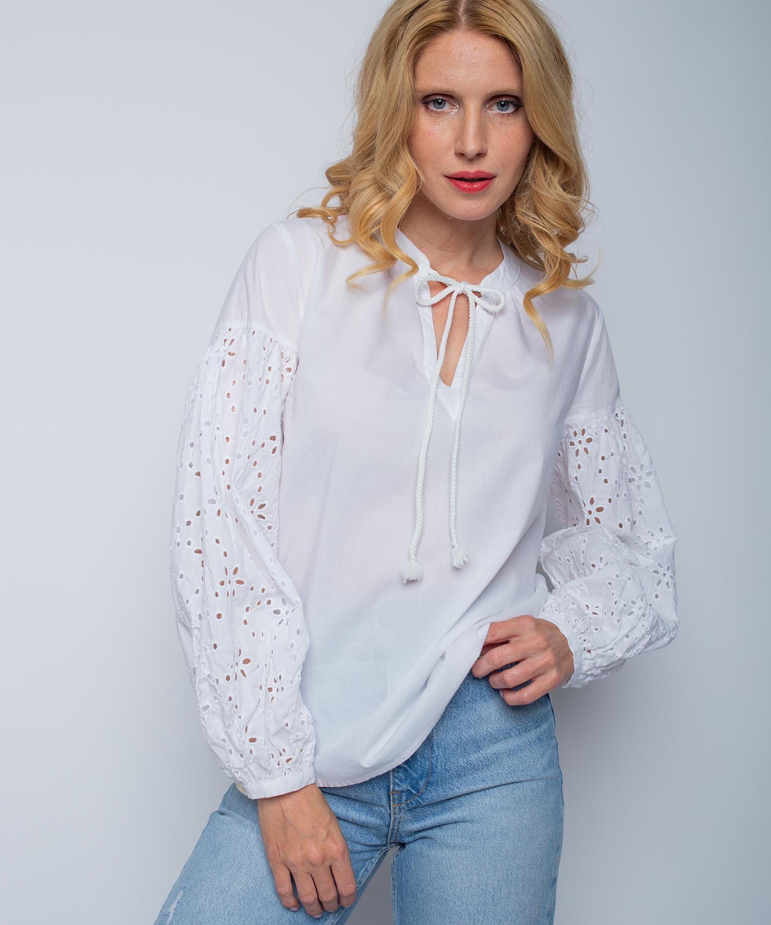 Emily van den Bergh Bluse mit Stickerei in weiss