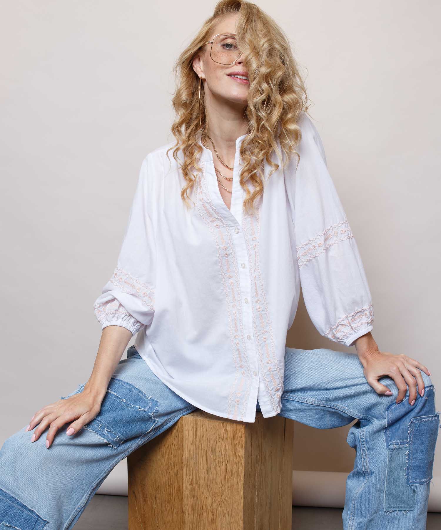 Emily van den Bergh lässige Bluse mit Stickerei