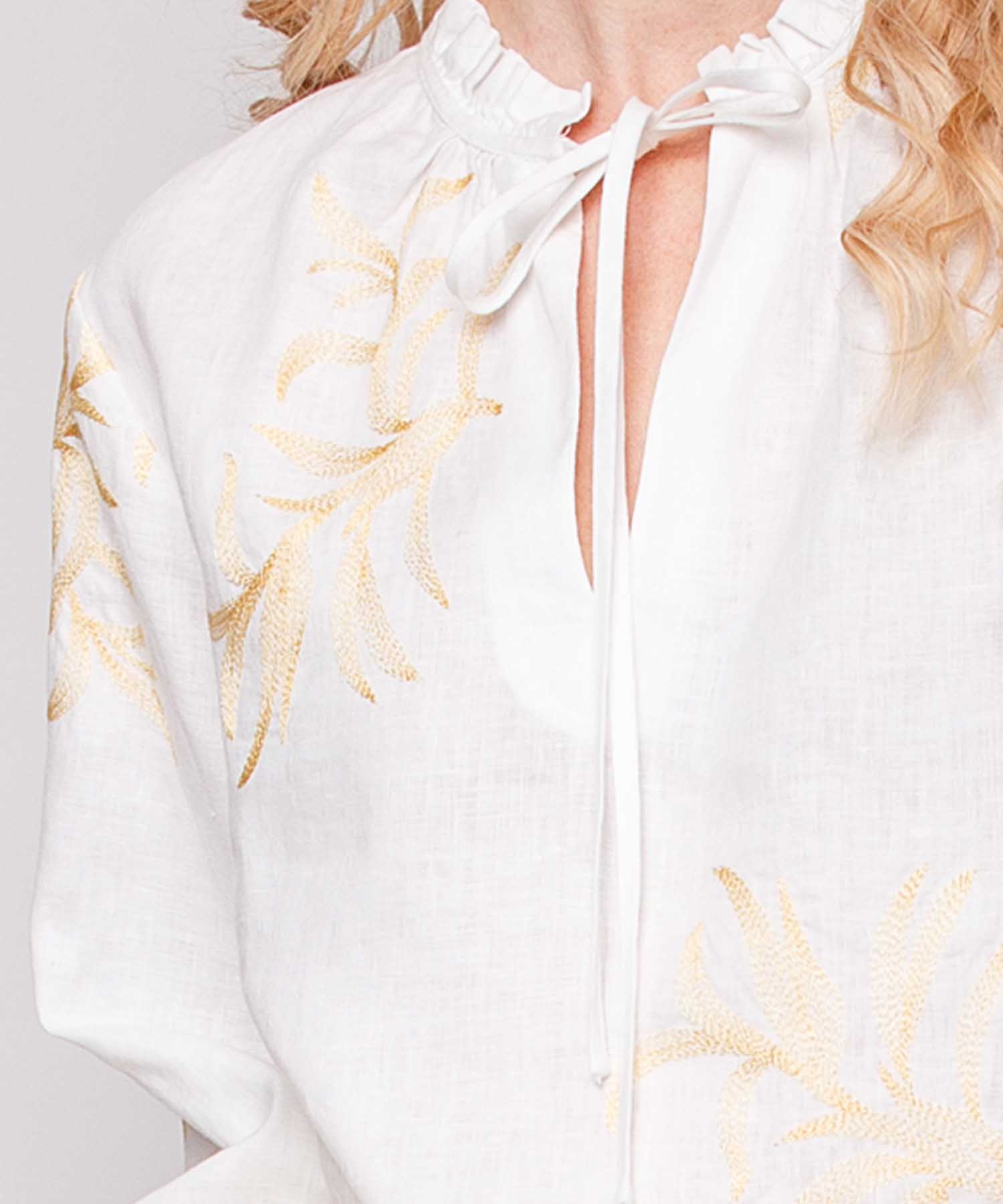 Emily van den Bergh Shirtbluse aus reinem Leinen in Offwhite mit Blätter-Stickerei | Modehaus Wörmann
