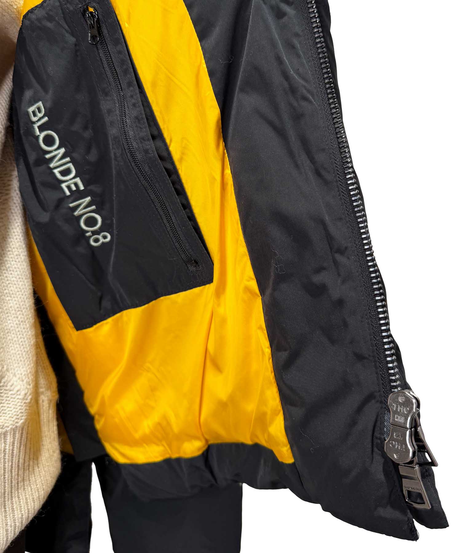 Blonde No. 8 Steppjacke SNOW – warme Damenjacke in schwarz mit Kapuze und Kunstfell Blonde No. 8 Steppjacke SNOW – warme Damenjacke in schwarz mit Kapuze und Kunstfell