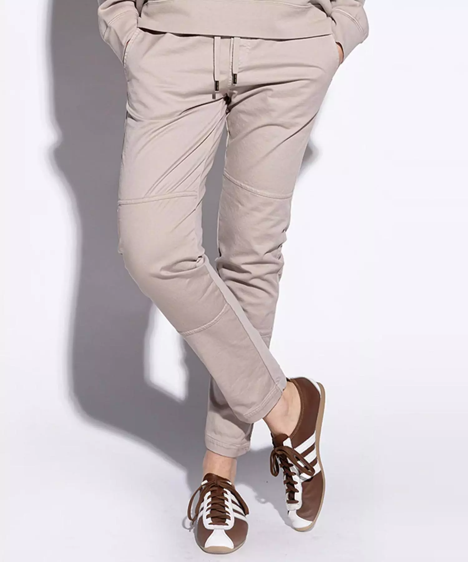 Hose You Two im Materialmix in taupe