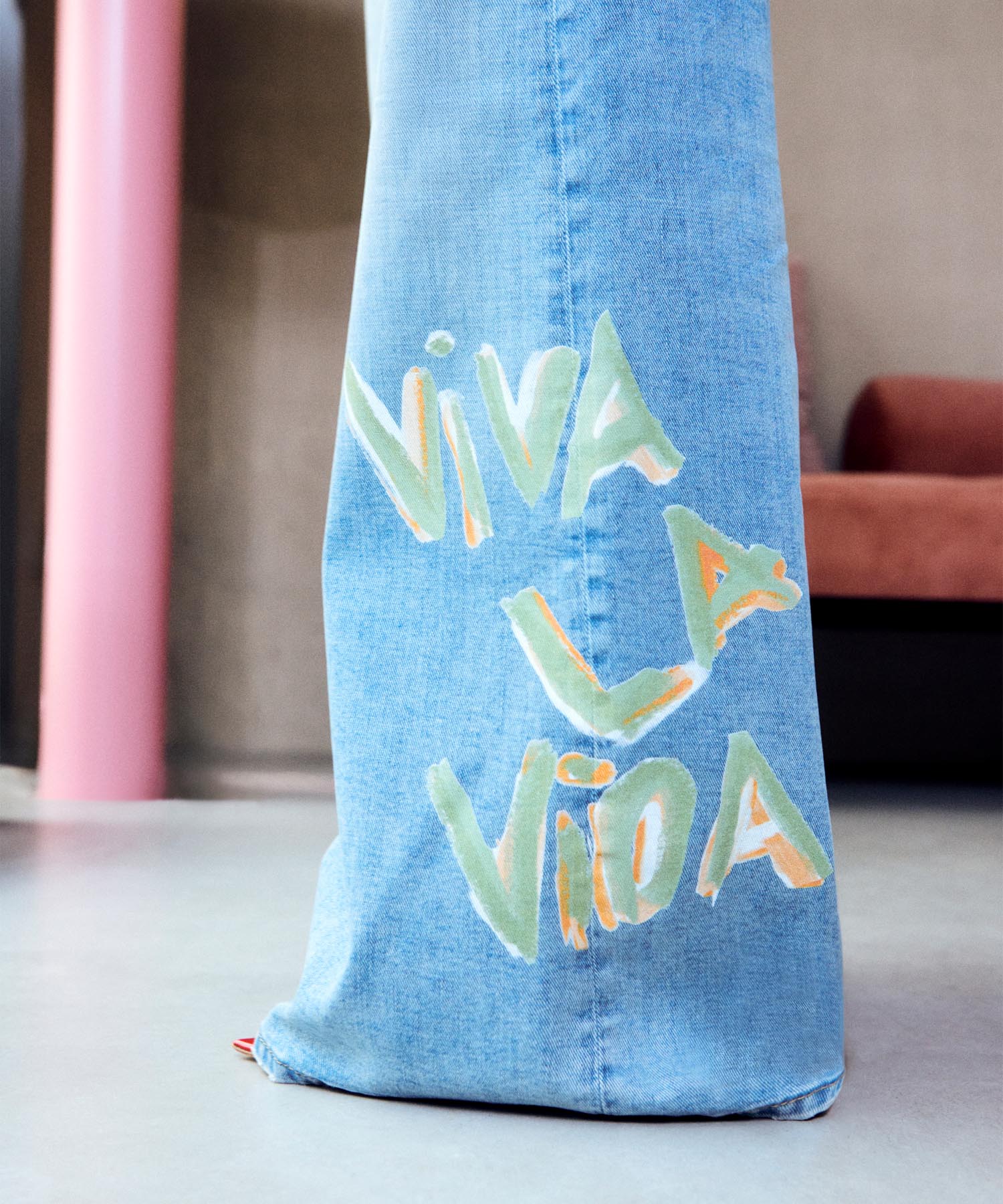 Cambio Jeans Palazzo | weite Jeans mit Motiv der Künstllerin Lilli Grill Cambio Jeans Palazzo | weite Jeans mit Motiv der Künstllerin Lilli Grill