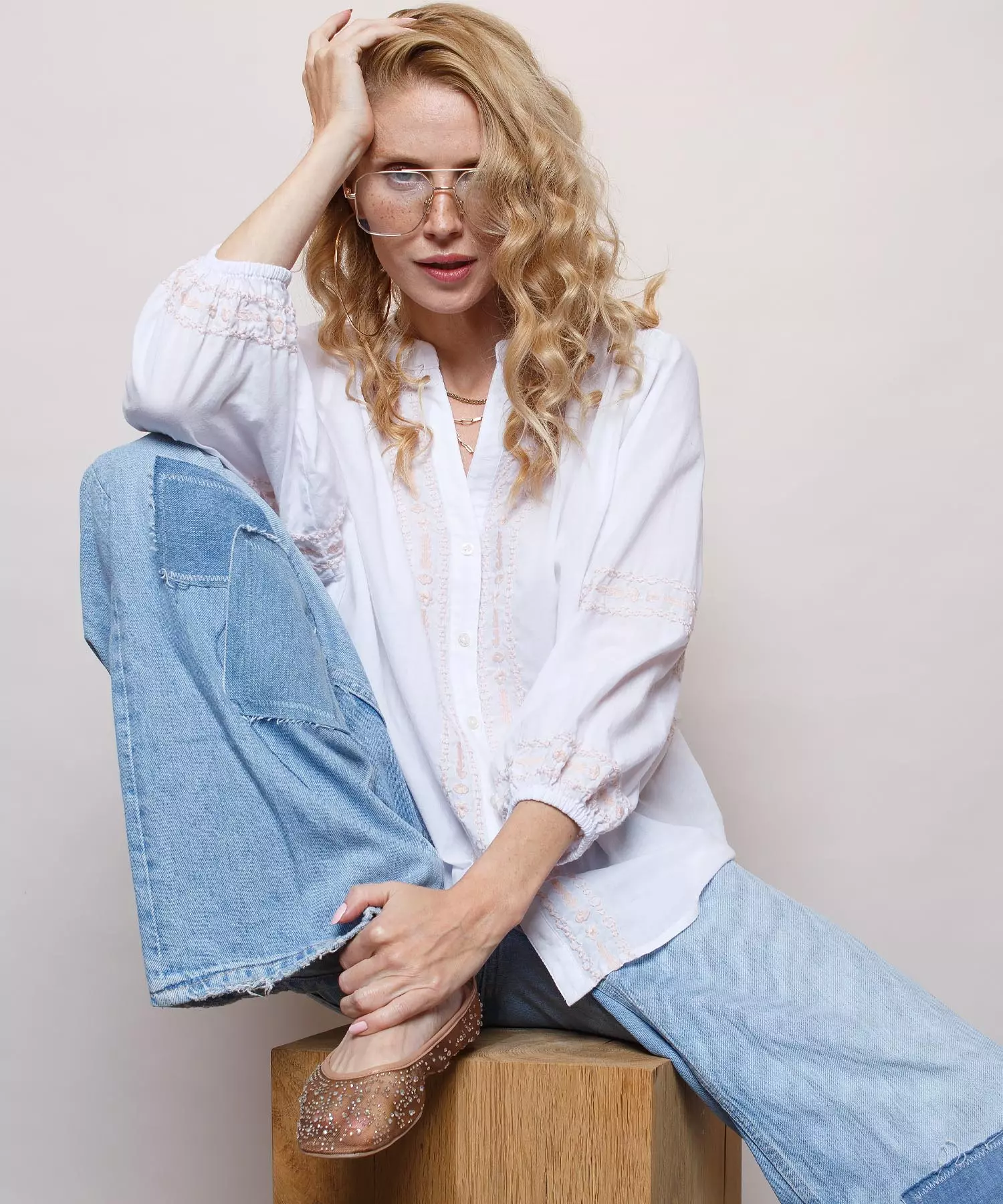 Emily van den Bergh lässige Bluse mit Stickerei