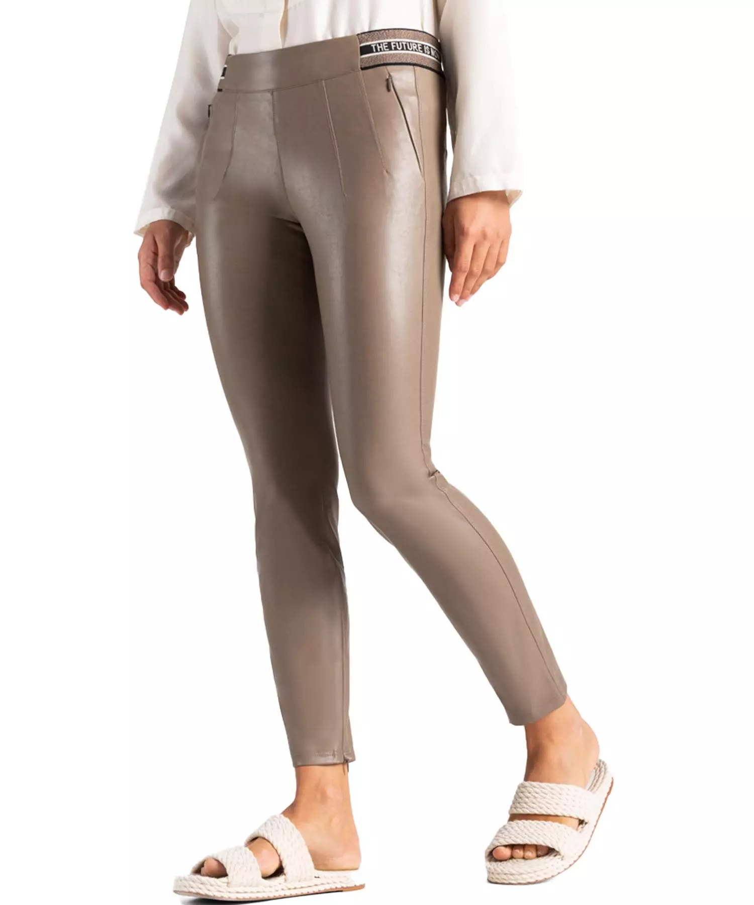 Hose Rave aus veganem Nappastretch von Cambio