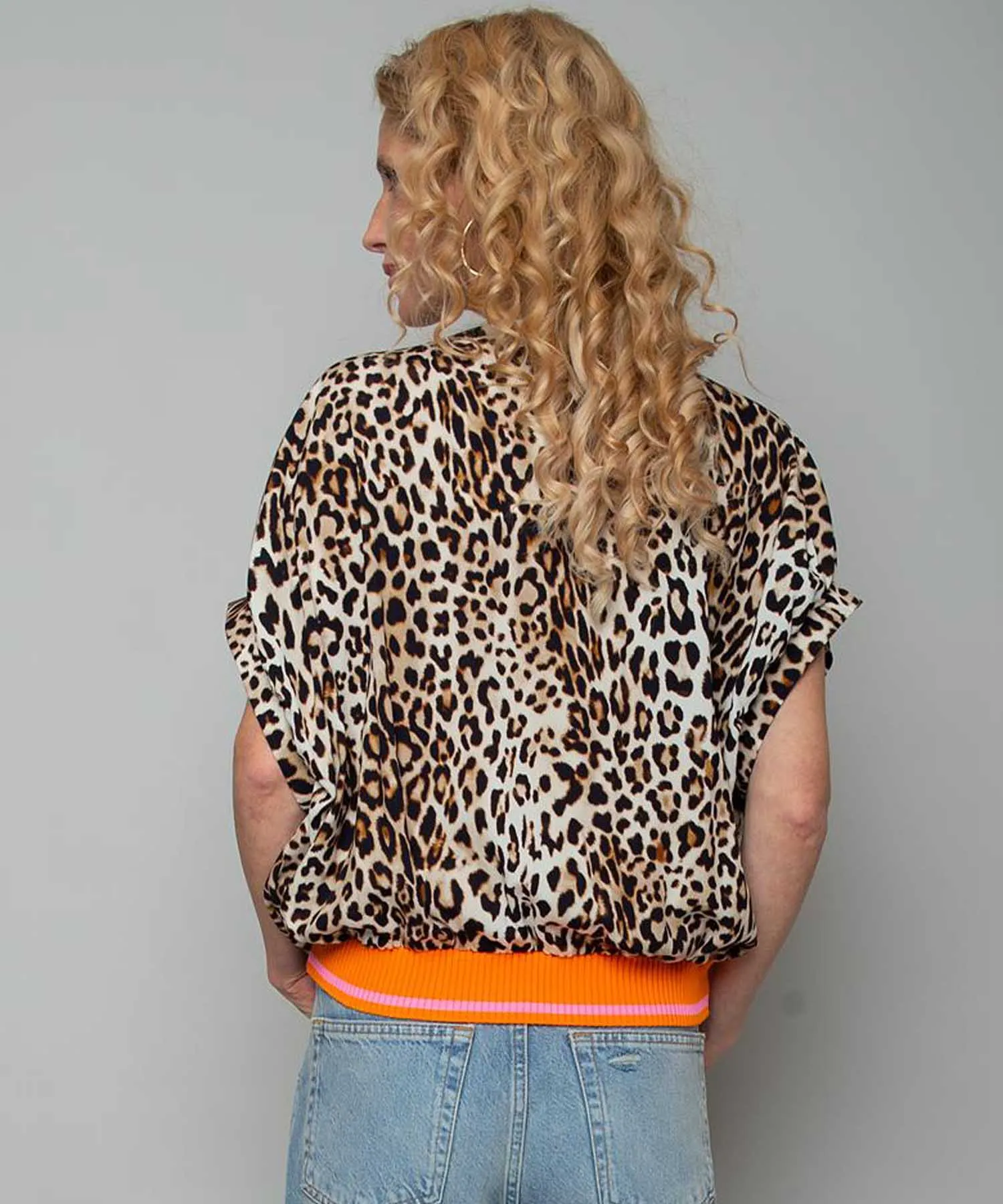 Emily van den Bergh Shirtbluse – leichtes Viskoseshirt im modernem Leo-Print