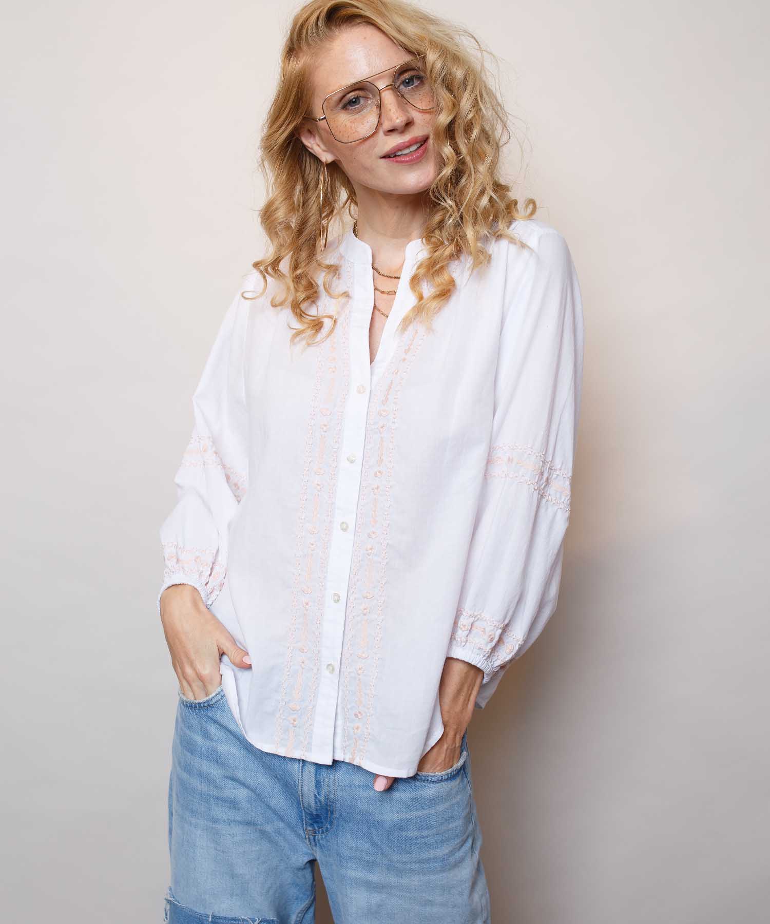 Emily van den Bergh lässige Bluse mit Stickerei
