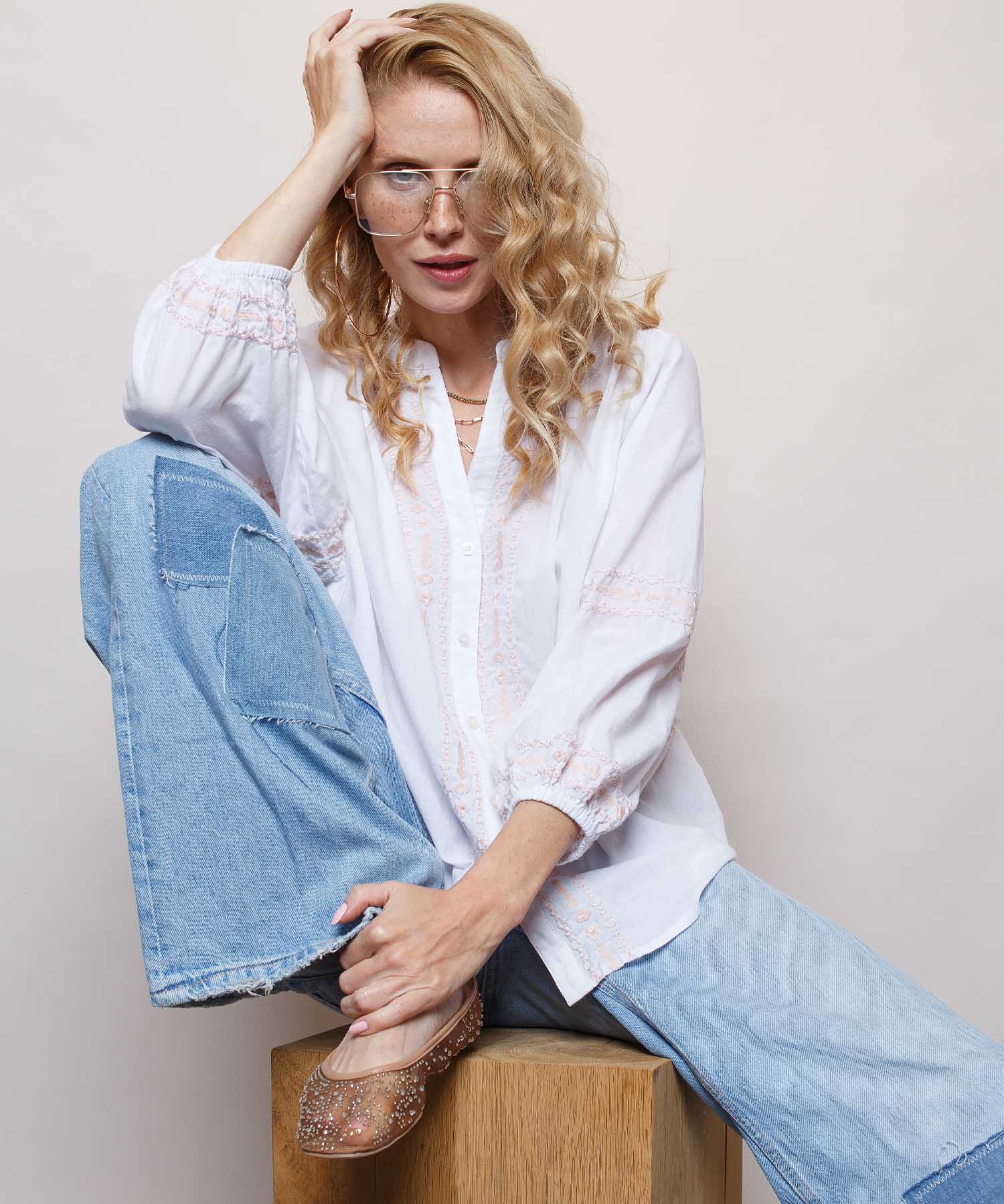 Emily van den Bergh lässige Bluse mit Stickerei