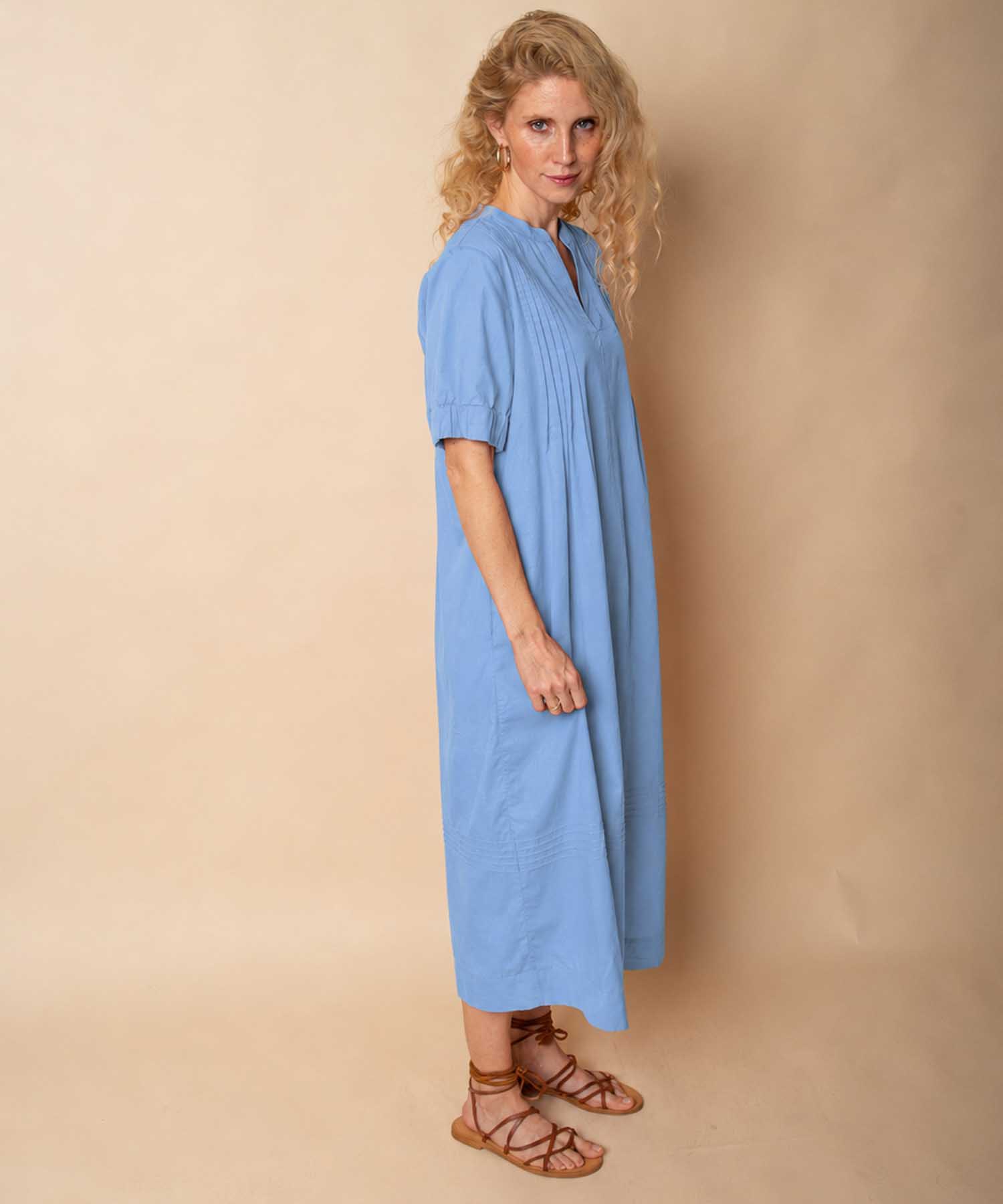 Emily van den Bergh Sommerkleid aus Baumwolle in frischem blau | Modehaus Wörmann