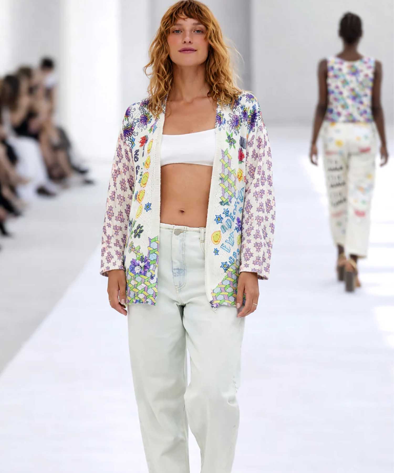 ME369 Mykonos Markers Cardigan – farbenfrohe Statement-Strickjacke mit künstlerischem Charakter