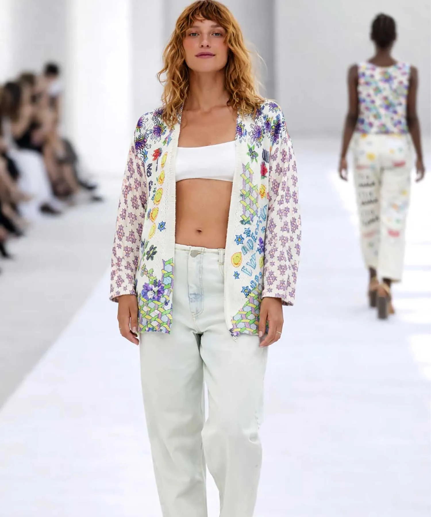 ME369 Mykonos Markers Cardigan – farbenfrohe Statement-Strickjacke mit künstlerischem Charakter