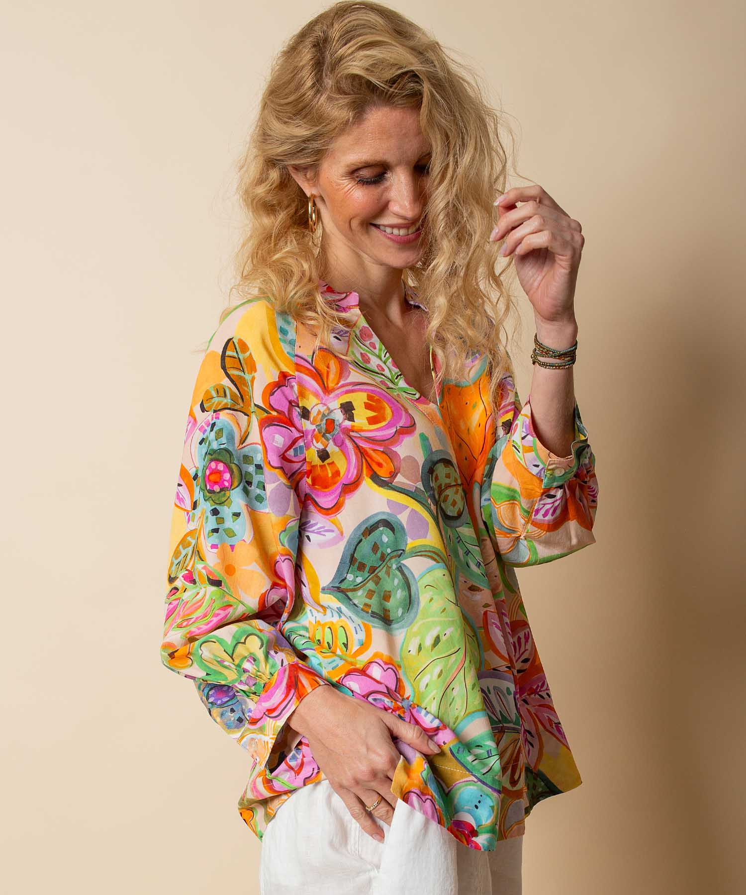 Emily van den Bergh Tunika Bluse aus reiner Viskose mit Multicolour Flower Print | Modehaus Wörmann