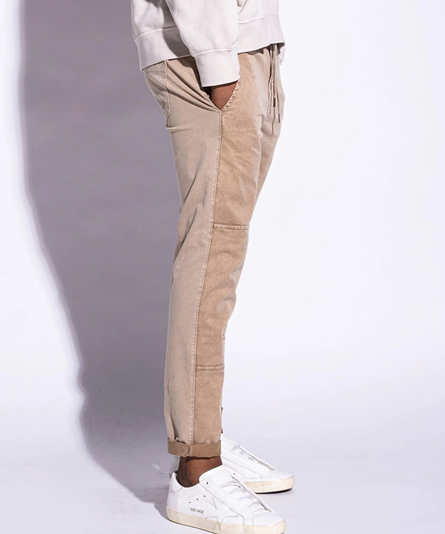 Hose You Two im Materialmix in gewaschener Optik