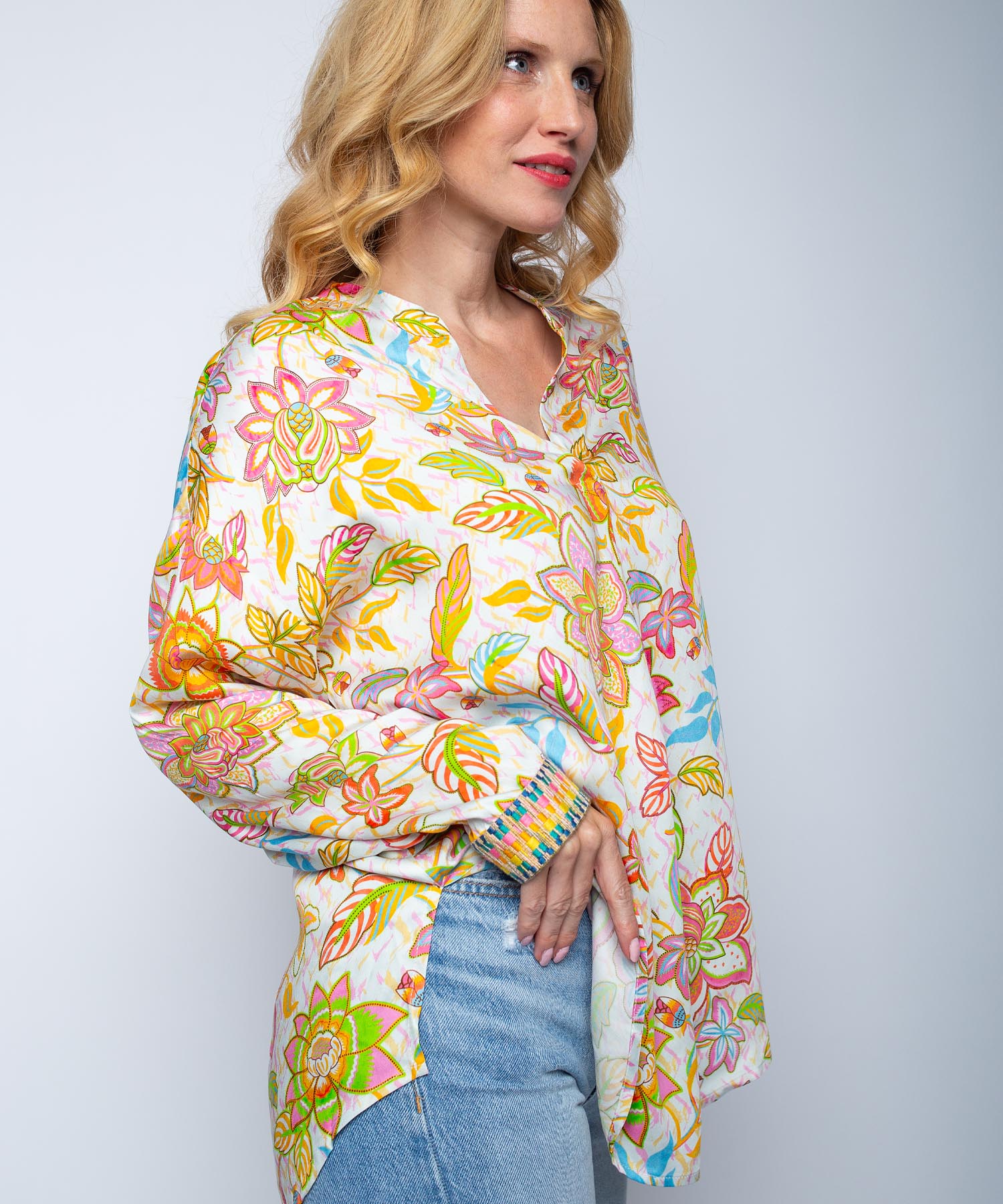 Emily van den Bergh Bluse im multicolour Blumen Druck aus Viskose