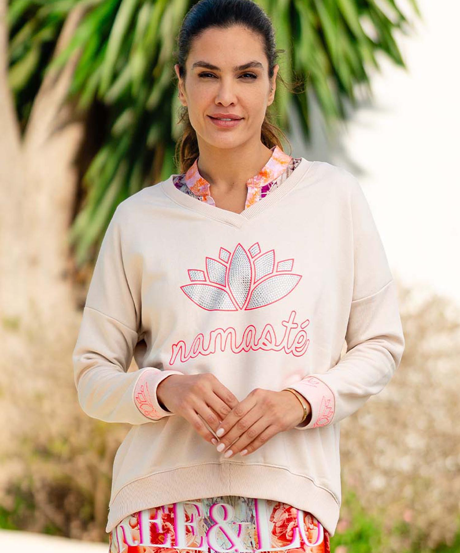 Miss Goodlife Sweat  Namasté mit Strass in creme