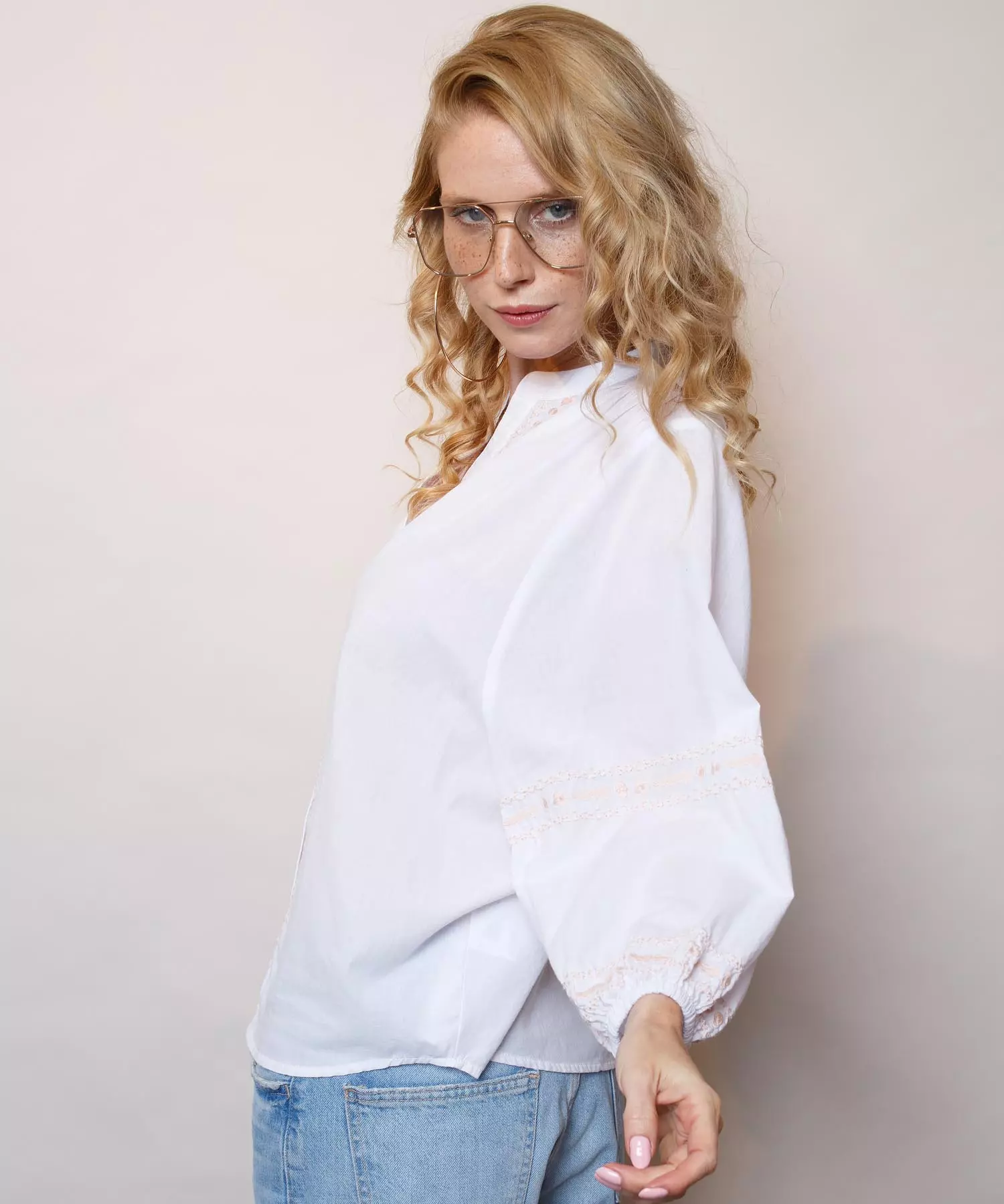 Emily van den Bergh lässige Bluse mit Stickerei